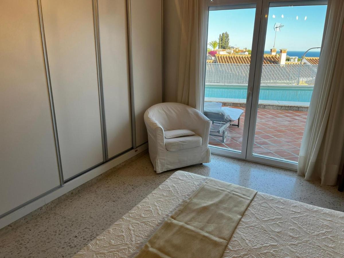 Habitaciones En Casa Miguel Caleta De Velez Exterior photo